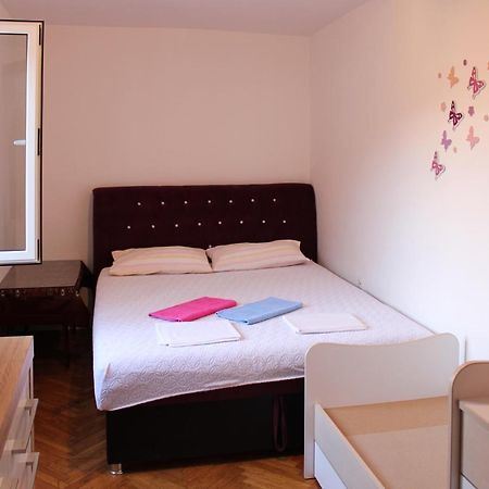 Apartman Lana Petrovac Exteriör bild