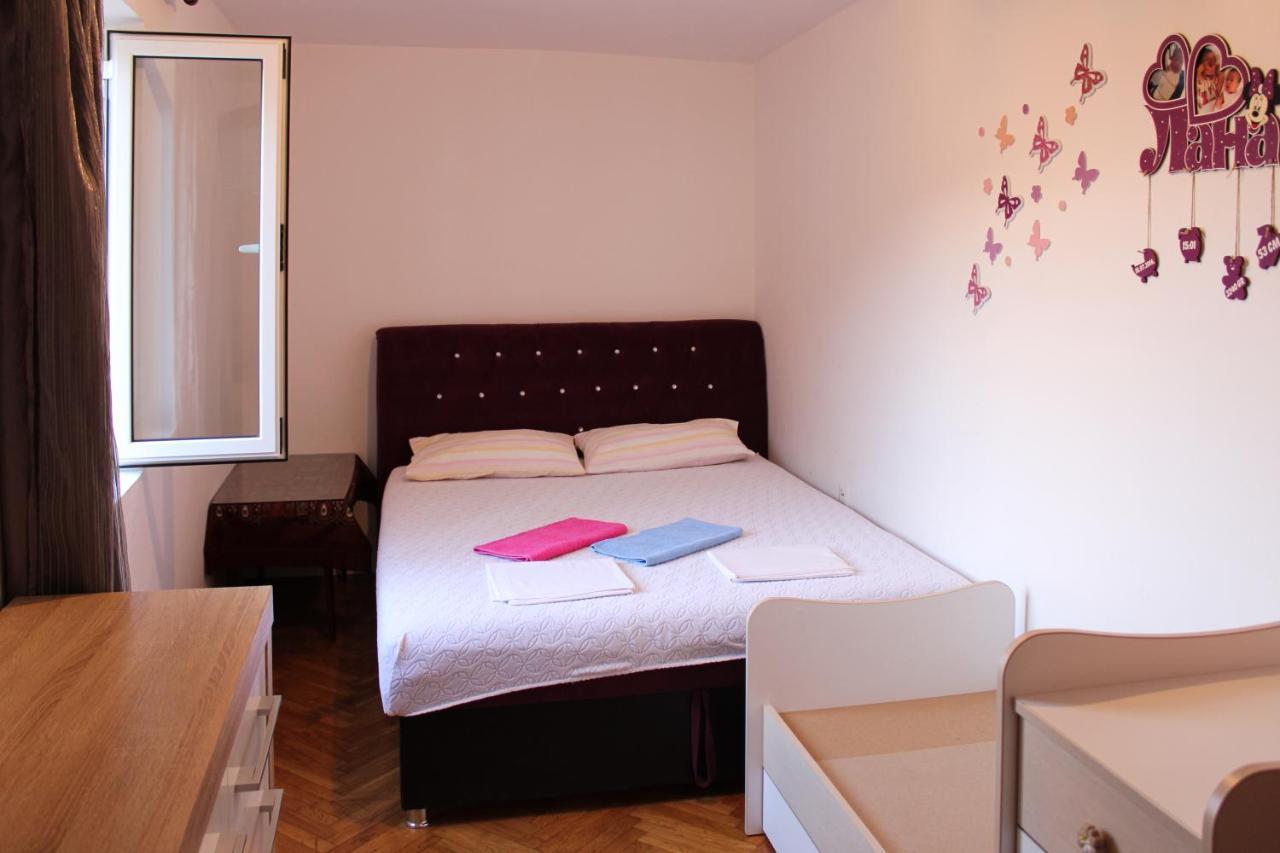 Apartman Lana Petrovac Exteriör bild